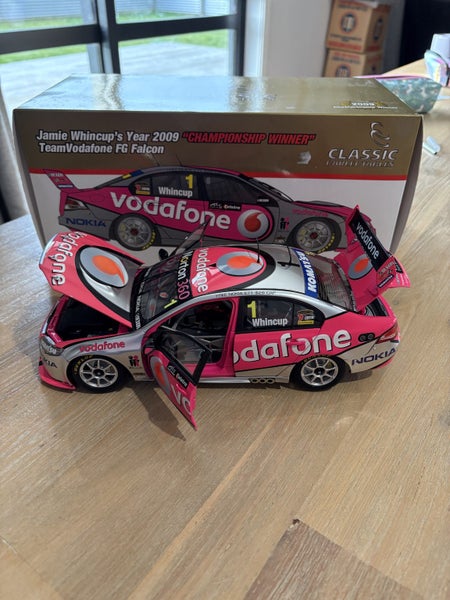 2009 Jamie Whincup FG Ford Falcon 1:18 Carousel 2