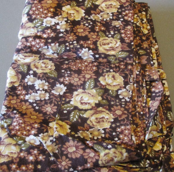 Lovely Vintage / Retro Viyella Type Floral Fabric Remnant Unused 60's 70's Era Carousel 1