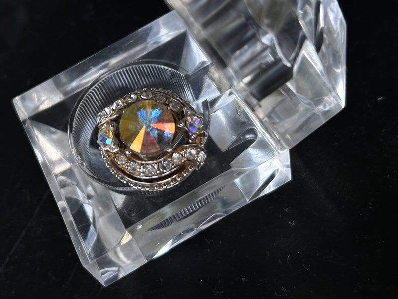 Vintage MC Cocktail Ring in Retro Lucite Ring Box adjustable size Carousel 14