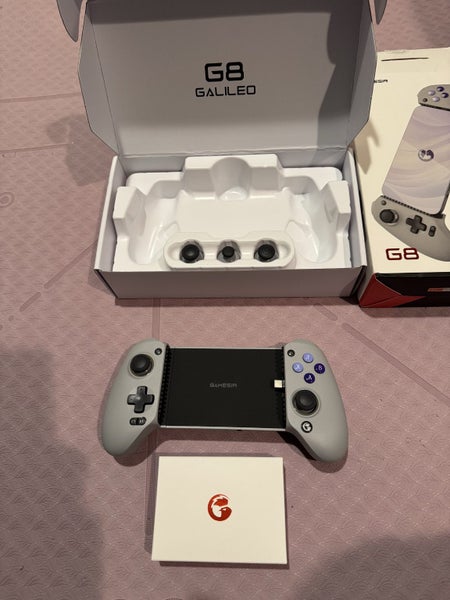 G8 Mobile gaming controller Carousel 1