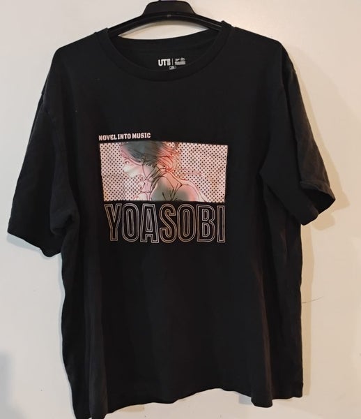 Uniqlo UT Anime Yoasobi t-shirt Carousel 1