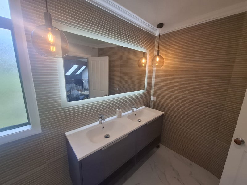 BATHROOM RENOVATION SPECIALISTS Carousel 1