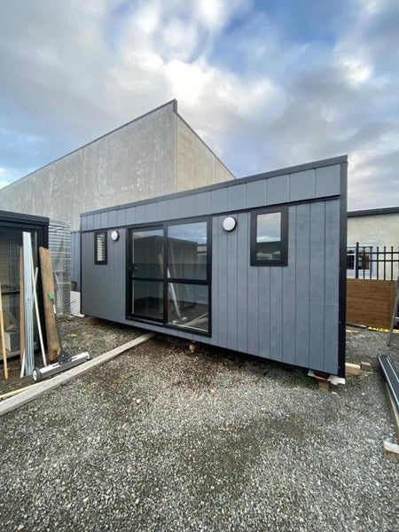 Insulated cabin ready go now get in fast Carousel 1