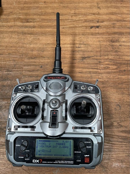 SPECTRUM DX7 TRANSMITTER Carousel 1