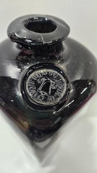 1860's sealed pig snout gin bottle Carousel 2