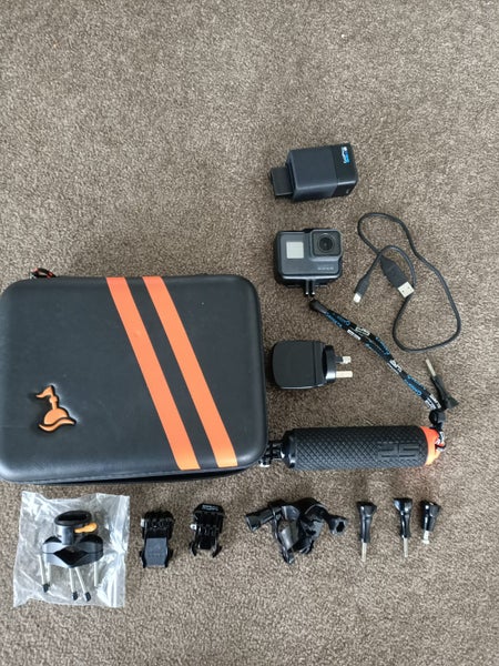 GoPro Hero 5 Black - with accessories636158895287061128