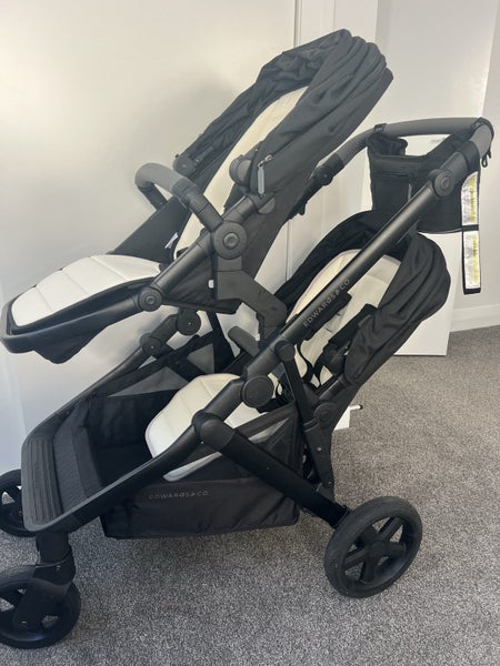 Edwards and Co Olive - Double Stroller / Excellent Condition Carousel 1