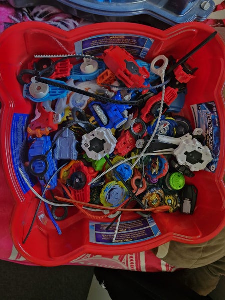 Bulk beyblades and arena x3 Carousel 1