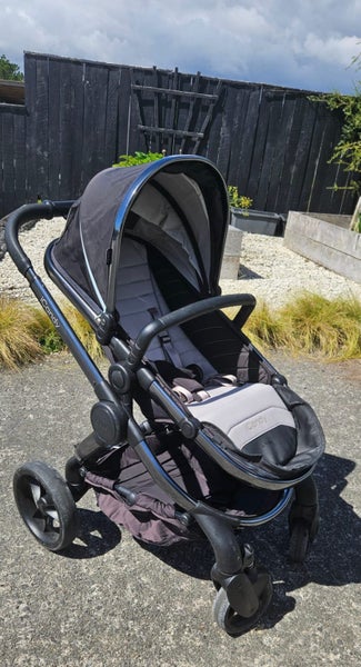 baby pram Carousel 1