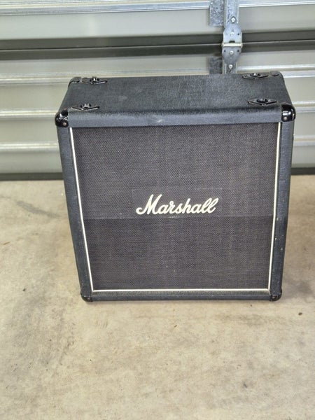 Marshall 1965A 100W Cabinet Carousel 1