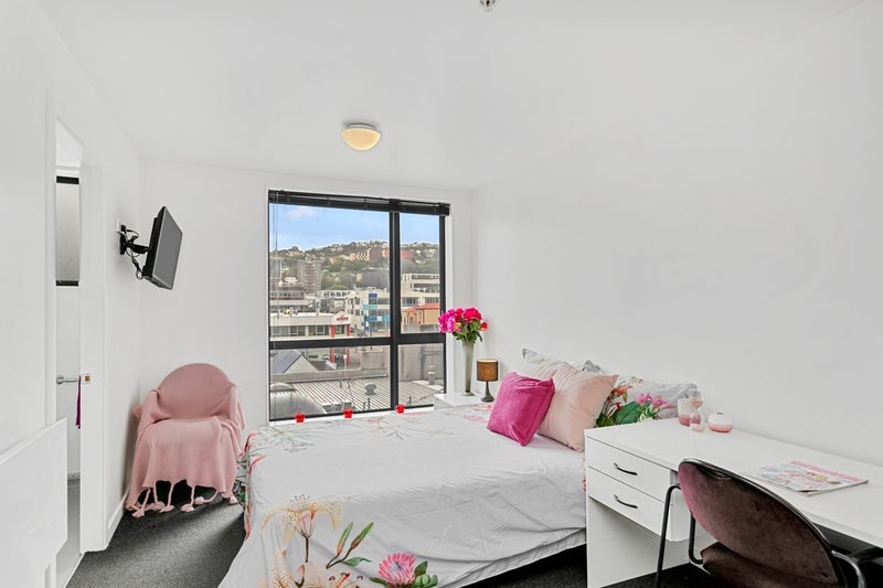 Te Aro, Studio64583999706242111