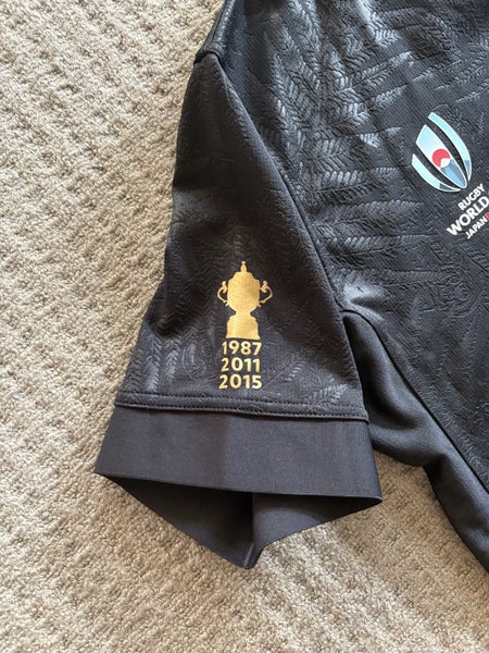 2019 ALL BLACKS RUGBY WORLD CUP SUPPORTERS JERSEY SIGNED BY ENTIRE TEAM63615891635587111