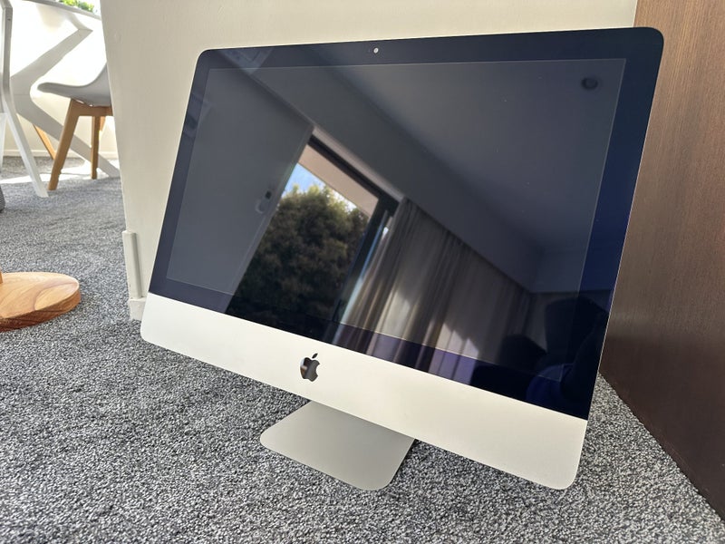 iMac "Core i5" 3.0 21.5" (4K, Mid-2017, 1 TB) Carousel 2