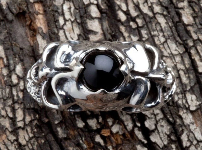 Solid Sterling Silver 925 Skull & Black Onyx Ring Sz 10 or 10.5 Carousel 2