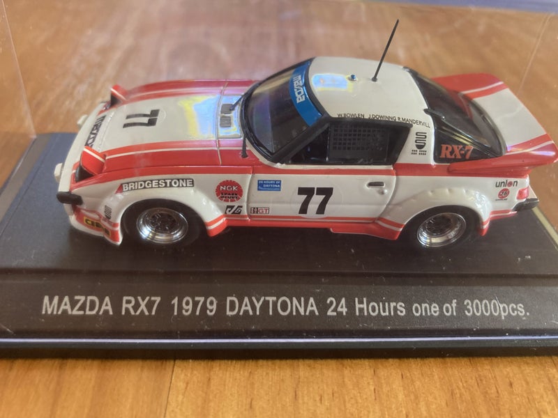 Mazda RX7 1979 Daytona – Die-Cast Model Car 1:43 Carousel 2