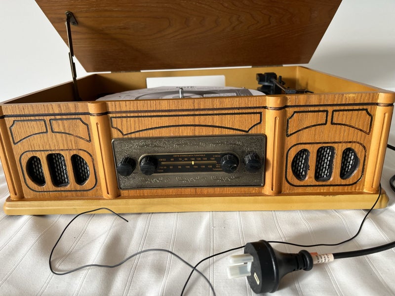 Vintage Look Phonograph With AM/FM Radio Carousel 2