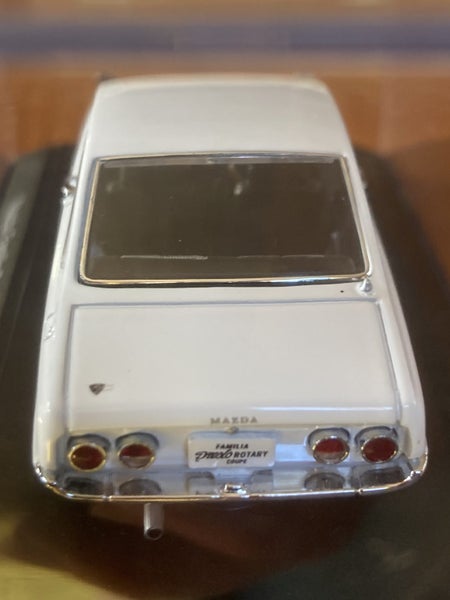 Mazda Familia Presto Rotary Coupe – Die-Cast Model Car 1:43 Carousel 2