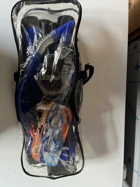 Flippers 2 x sets goggles, snorkel Carousel 1