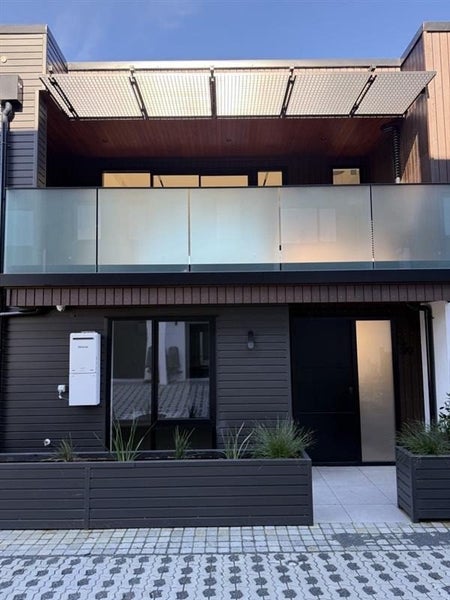 Image 1 of 20