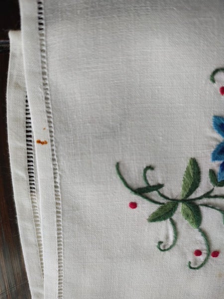 6 embroidered tablemats for craft Carousel 4