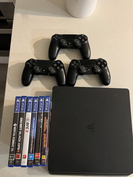 $1 RESERVE - PS4 - 3 controllers - 6 games Carousel 1