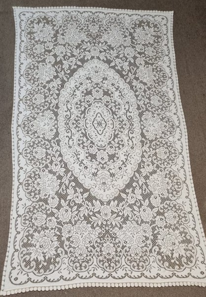 Lace Table Coth Carousel 2