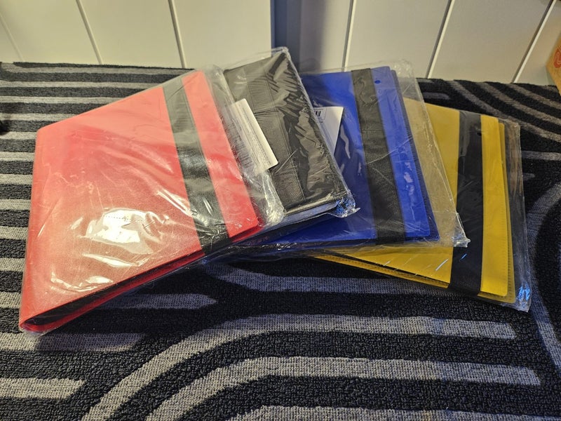 CARD HOLDERS FOLDER Carousel 1
