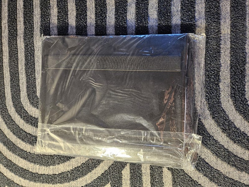 CARD HOLDERS FOLDER Carousel 9