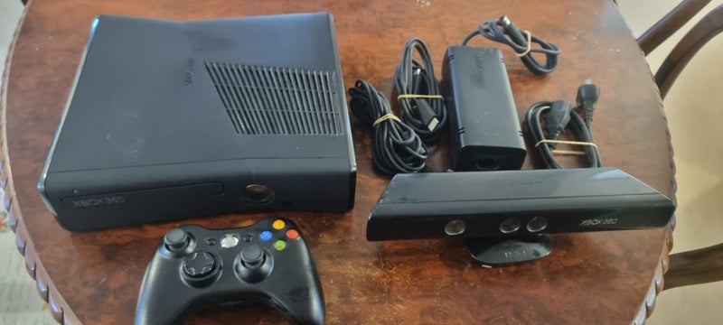 Xbox 360 S console 250GB with x1 controller and Kinect Carousel 1