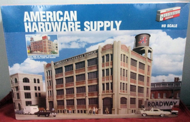 Walthers Cornerstone American Hardware Supply Carousel 1
