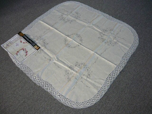 NEW Semco 100% linen table cloth. Carousel 1