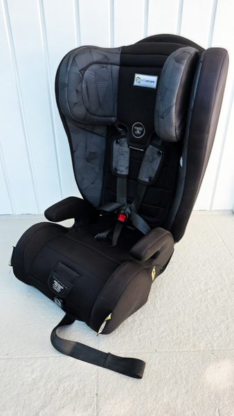 Infasecure CS9013 Forward Facing Carseat (6mths - 8yrs)64451747054595111