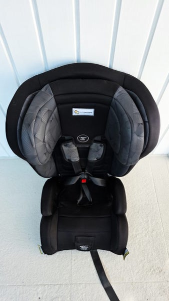 Infasecure CS9013 Forward Facing Carseat (6mths - 8yrs)64451747054595112