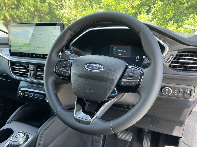 2025 Ford Escape Titanium FHEV63613199433731111