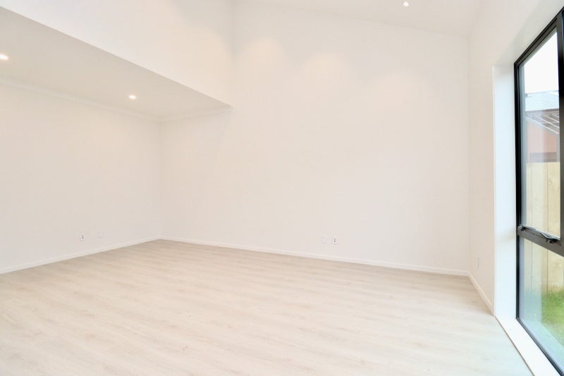 Image 1 of 18