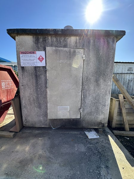 Fuel bunker Carousel 1