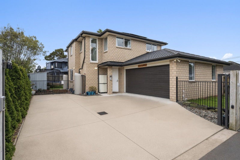 Image 1 of 18