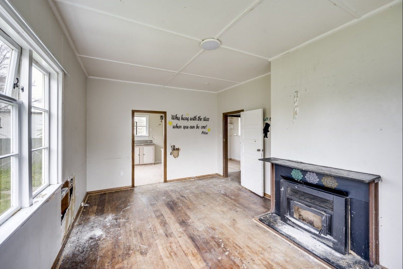 Image 2 of 17