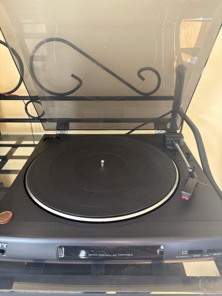 Sony stereo system with speakers Carousel 2