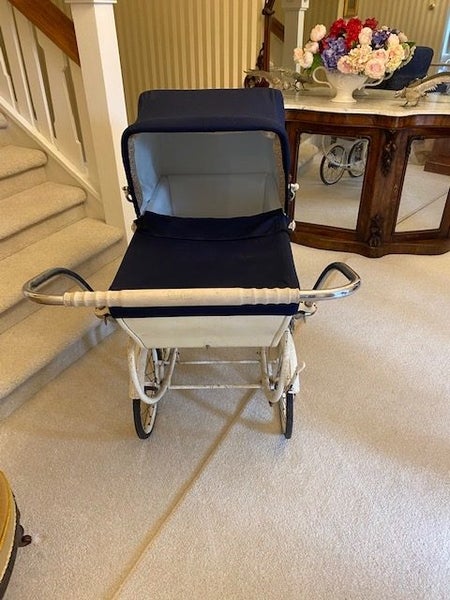 Vintage Silver Cross baby Pram Carousel 2