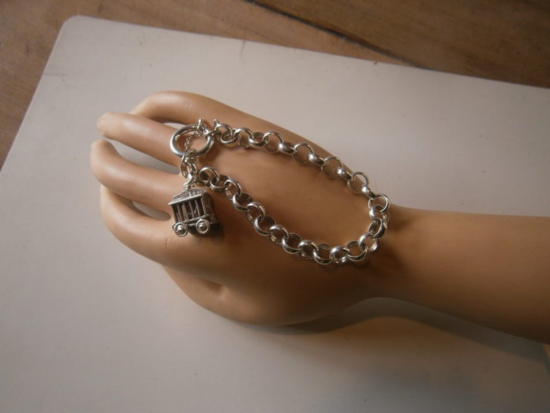 STG SILVER BELCHER CHAIN BRACELET + LION IN CARRIAGE CHARM (22.5gms) Carousel 2