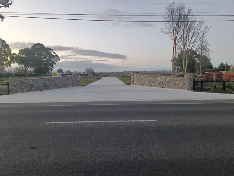 Image 1 of 7