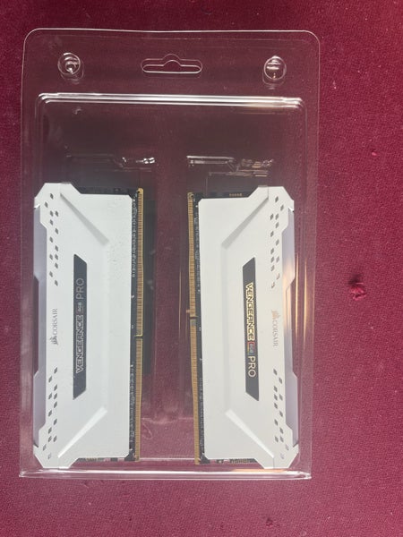 CORSAIR Vengeance RGB PRO 32GB 2x16GB DDR4 3200MHz63616048494595119
