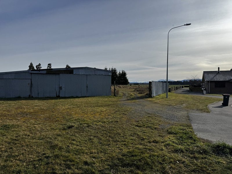 Image 3 of 8
