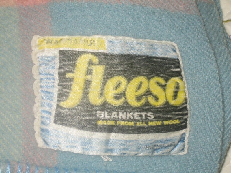 VINTAGE WOOL BLANKET - FLEESO Carousel 2