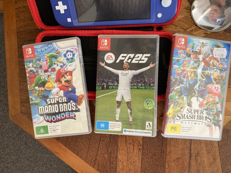 Nintendo Switch Lite and games Carousel 2