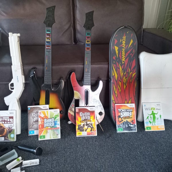 Wii Bundle + accessories + games Carousel 2