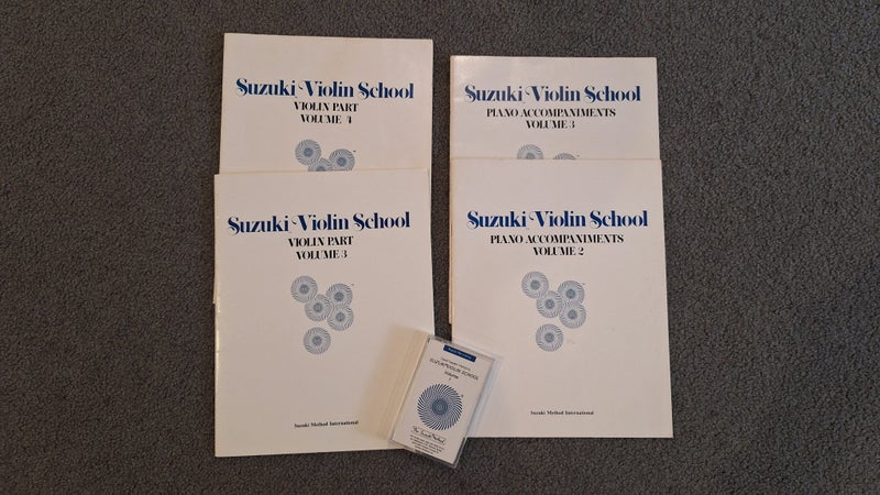 Suzuki Violin Lesson Books with tape and Piano Accompaniment versions Carousel 3