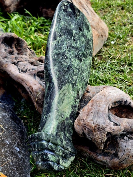 Pounamu Mere Carousel 2