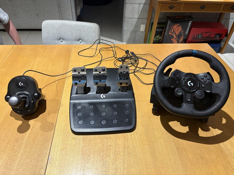 Used Logitech G923 + Logitech Shifter Carousel 2